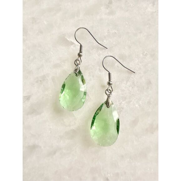 Light green Iradecent colored teardrop dangle earrings - Picture 1 of 2